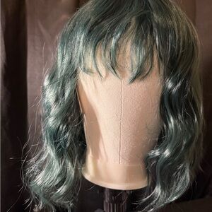 Dark green wavy synthetic Wig with Bangs - NWT